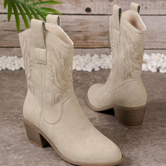 Women's Vintage Fashionable Western Style Embroidered Cowboy Boots - Picture 2 of 7